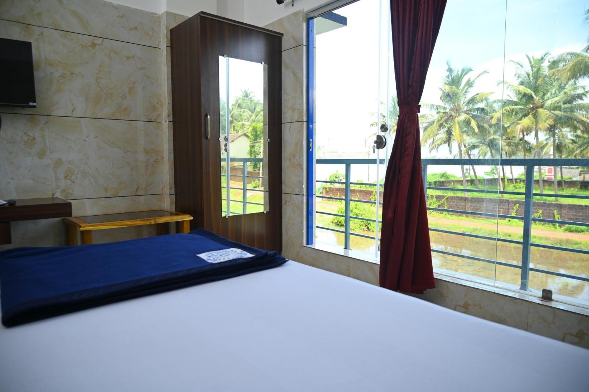 Blue Pearl Beach Guest House Mavalli Ngoại thất bức ảnh