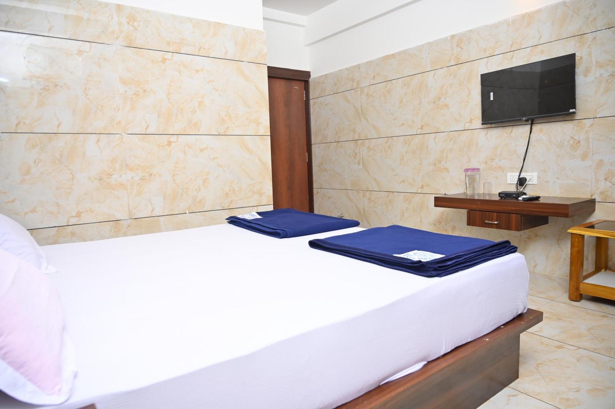 Blue Pearl Beach Guest House Mavalli Ngoại thất bức ảnh